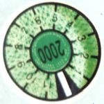 A műszaki vizsga &eacute;rv&eacute;nyess&eacute;g&eacute;t jelző matrica (2000 ut&aacute;ni verzi&oacute;)